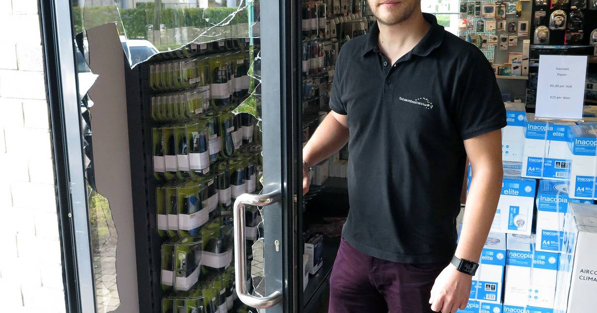Duo pluimt Chameleon Computers | Geel | hln.be