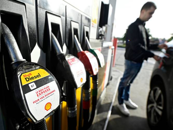 Vanaf vandaag stevige kortingen aan Franse tankstations, Belgische pomphouders vrezen klantenverlies: “Volle tank in Frankrijk kost 25 tot 30 euro minder dan hier” 