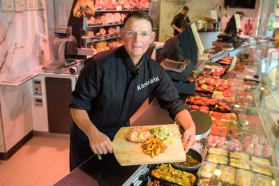 Diepenheimse slager eet deze zomer een ‘mooi stuk vlees op de barbecue met een weizen ernaast’