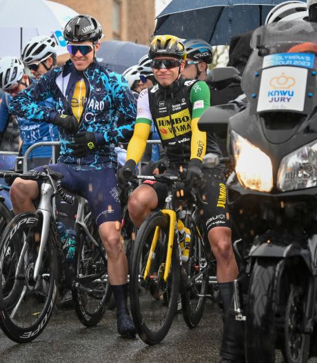 Reutumse renner Lars Boven heeft bij zijn debuut in Olympia’s Tour te maken met extreme omstandigheden: ‘Dit is een goede leerschool’