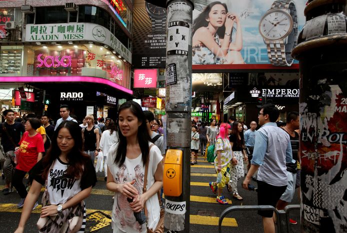 Shoppers in Causeway Bay in Hongkong.