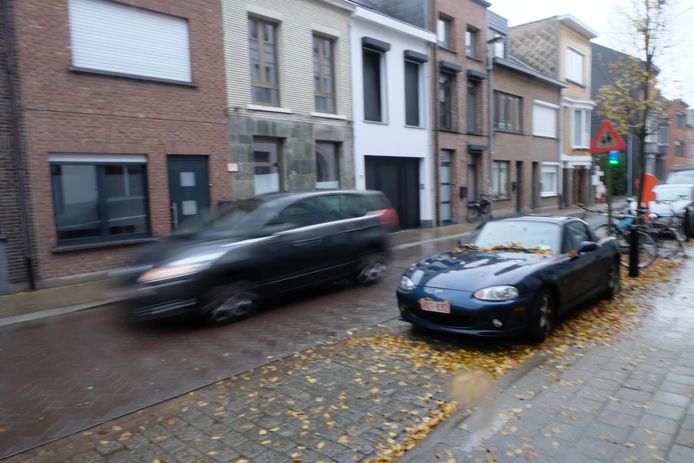 Enkele bewoners van de as Sint-Gummarusstraat/Predikherenlaan/Wijngaardstraat ergeren zich aan het “alsmaar drukker en gevaarlijker wordende sluipverkeer” in hun buurt.