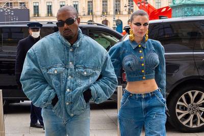 Julia Fox onthult opvallend aanbod van Kanye West: “Hij wilde een borstvergroting betalen”