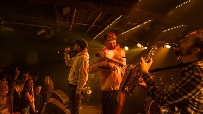 Rapper Pjotr uit Zutphen scoort uit het niets een zomerhit | Zutphen ...