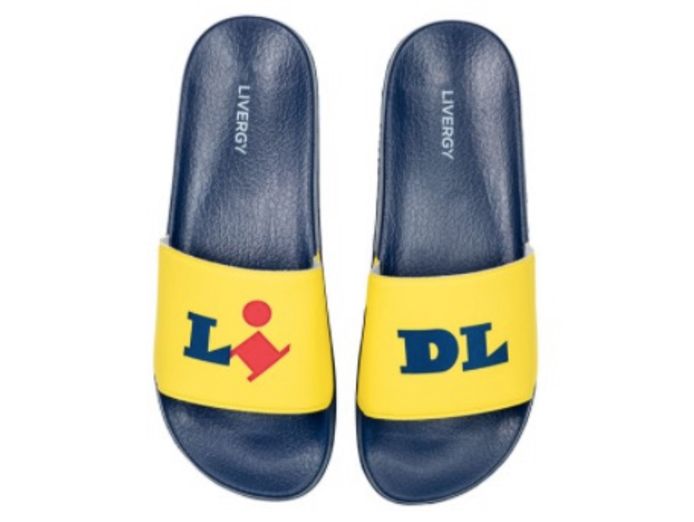 Lidl verkoopt sneakers kousen en T shirts en kan vraag amper