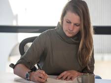 Jolanda (34) begon als secretaresse en grijpt nu haar droombaan: ‘Studeren moest ik zelf betalen’