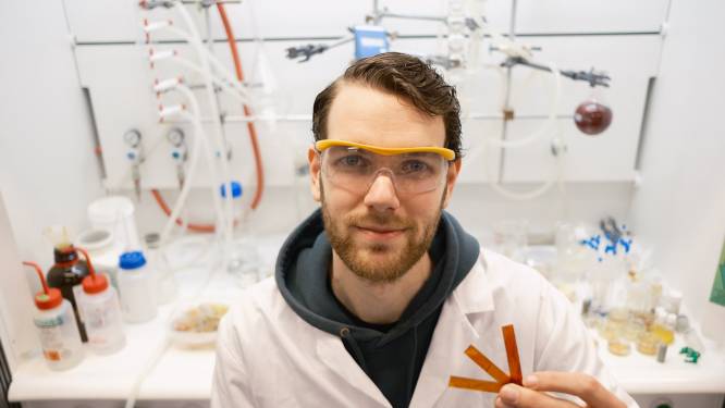 Sybren maakte plastic dat je kunt hergebruiken: ‘Ik gooide de chemicaliën bij elkaar en het was direct raak’