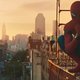 Spider-Man slingert zich naar een plekje in de Avengerskliek in 'Spider-Man: Homecoming'
