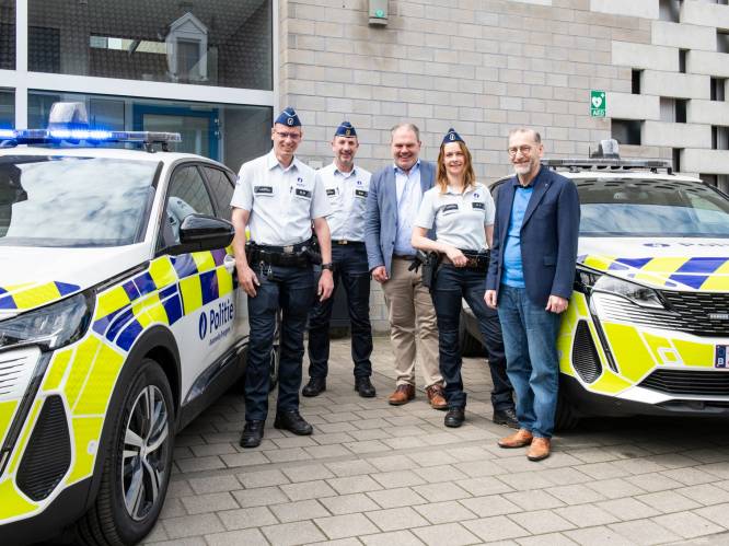 Politie stelt twee nieuwe hybride dienstvoertuigen voor