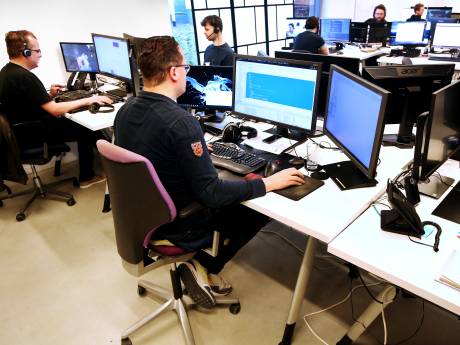 Met een lampje zoeken naar ict-specialisten in de Drechtsteden