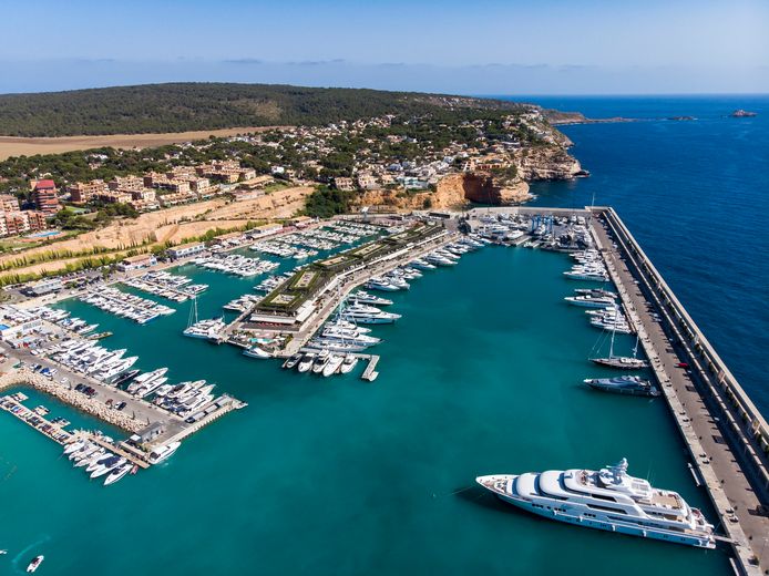 Archiefbeeld: Port Adriano, de moderne jachthaven van El Toro op Mallorca.