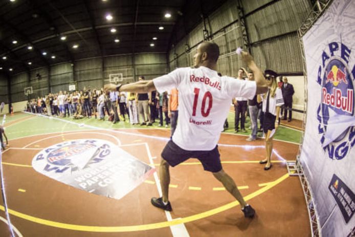 Red Bull Paper Wings competitie