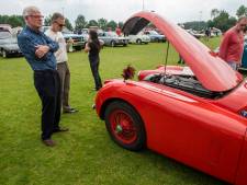 Oude auto's kijken op tweede pinksterdag, altijd leuk