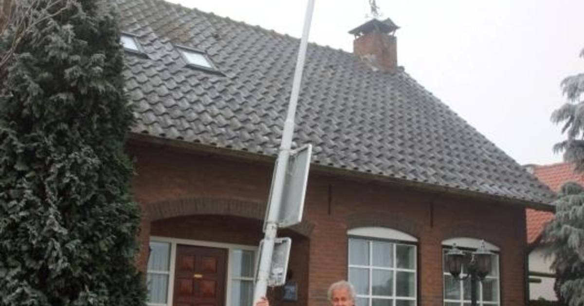 Scheve paal frustreert inwoner Lamswaarde