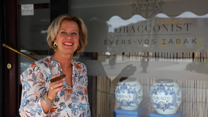 Ja, het staat er echt: Evers-Vos iabak, want ‘tabak’ mag nog maar één keer op de gevel staan 