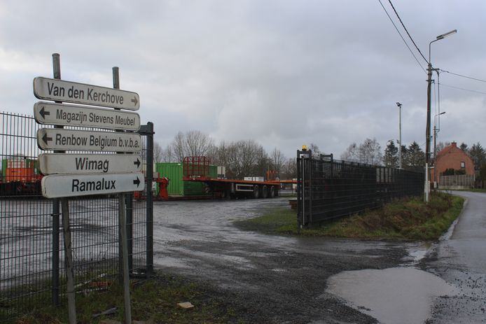 In deze buurt komt het nieuwe bedrijventerrein Moerakker in Knesselare.