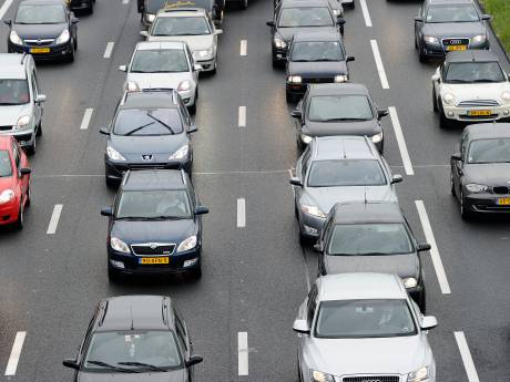 Vertraging door ongeluk A12 loopt op tot een uur, ook vertraging op A27