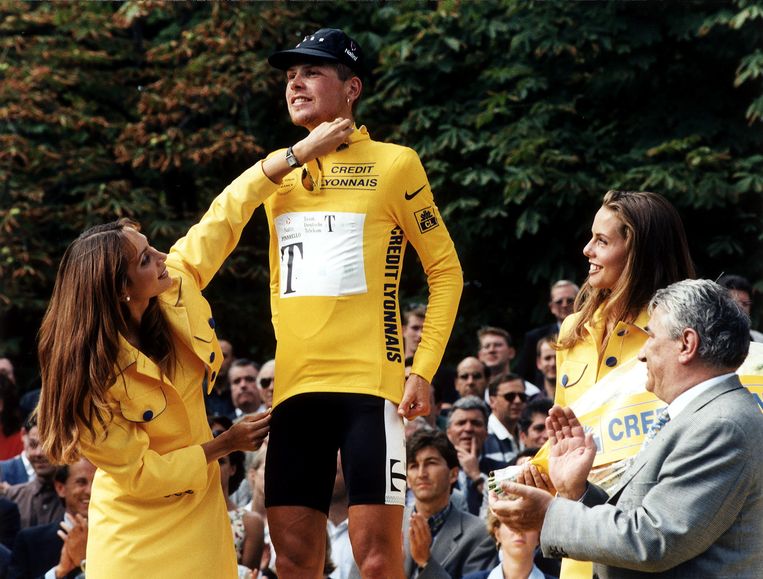 Een podiummiss helpt Jan Ullrich met zijn gele trui in juli 1997. Het zou zijn enige Tour de France-zege worden. Beeld ullstein bild via Getty Images
