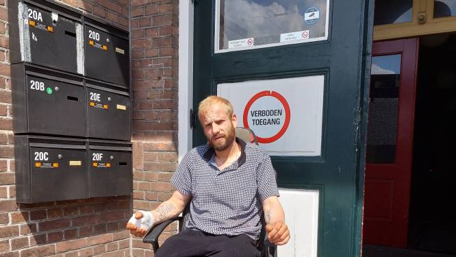 Freddy (33) overleefde aanval met twee keukenmessen in Glanerbrug en is woedend op ‘onzin’ van Dennis Schouten