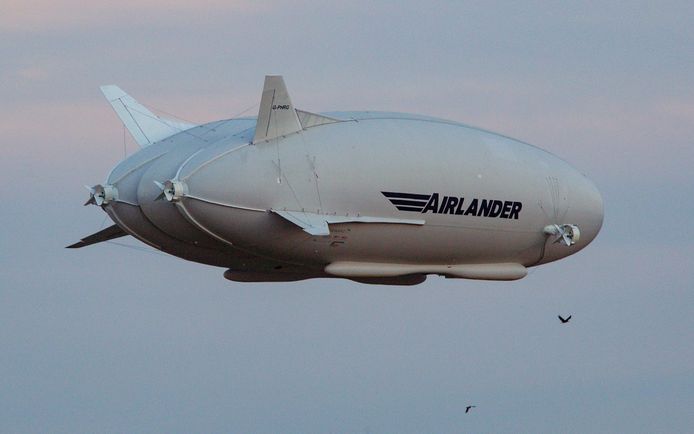 Op 17 augustus 2016 vond de eerste vlucht van de Airlander 10 plaats.