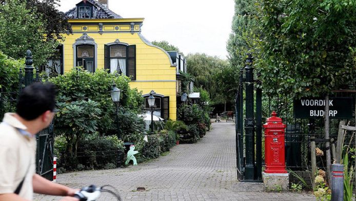 De voormalige spermakliniek Medisch Centrum Bijdorp in het Nederlandse Barendrecht. Eigenaar dr. Jan Karbaat (89) overleed vorige maand.