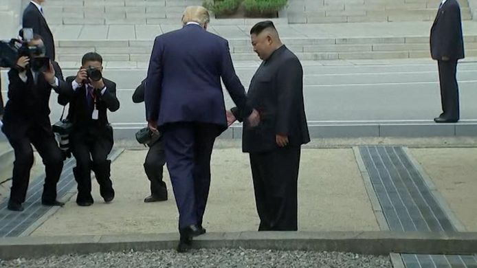 2018: Donald Trump heeft als eerste Amerikaanse president voet gezet op Noord-Koreaanse bodem.