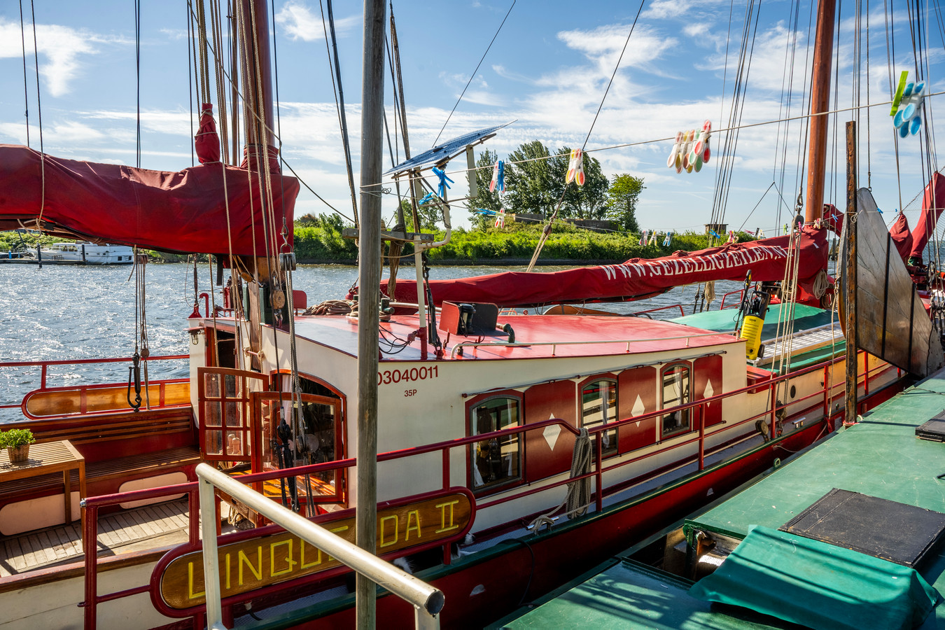 Het huis van Jan en Simone is helft van de tijd een passagiersschip ...