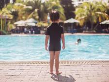 Wil je kind niet zwemmen? ‘Vaak heeft dit te maken met onvoldoende contact met water in de babytijd’