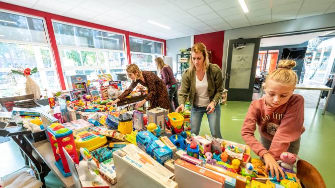 Sinterrecyclaasje zorgt dat schoentjes van álle Tilburgse kinderen gevuld zijn