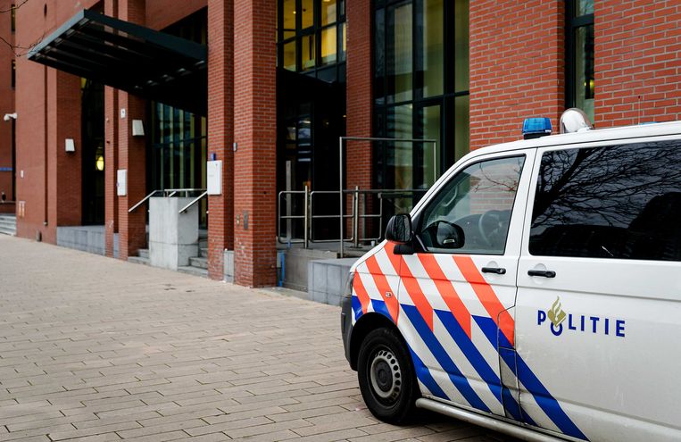 Voetganger in Noord gewond geraakt door aanrijding met politiebusje