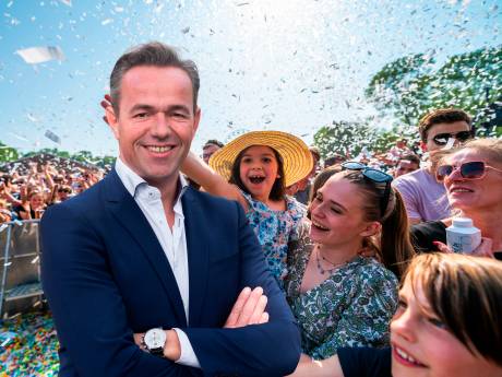 Dennis heeft diep respect voor organisatie Zomerspektakel: ‘100 keer met stofkam door draaiboek’