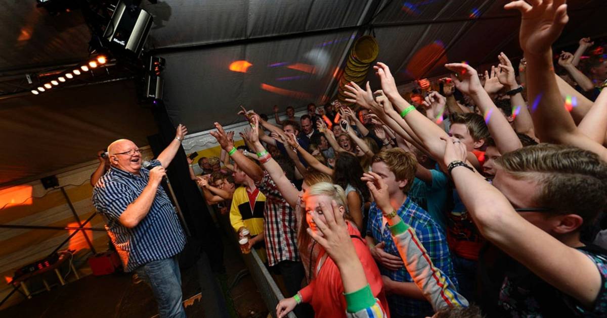 Artiesten één met publiek op piratenfeest Tilligte