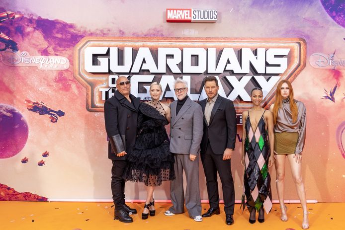 Il cast di 'Guardiani della Galassia vol.  3' con Vin Diesel, Bom Klementieff, il regista James Gunn, Chris Pratt, Zoe Saldana e Karen Gillan.