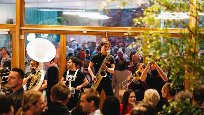“Wie hard werkt, moet beloond worden”: Capital start met afterworks