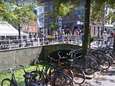 Wie weet dat de brug over de Hippolytusbuurt (bij de Visbanken) Warmoesbrug heet? 