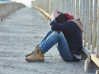 'Nonkel' misbruikte en vernederde tienerjongens: urenlang op de knieën met twee bijbels in de lucht, verplicht in broek plassen om eten te krijgen