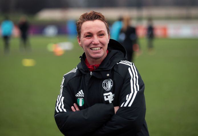 Jessica Torny debuteert zondag tegen Fortuna Sittard als hoofdcoach bij Feyenoord Vrouwen. ,,Het gevoel om in de tweede seizoenshelft iets recht te zetten leeft enorm.”