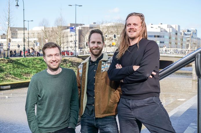Van links naar rechts: Hugo Noordman, Max Gerritsen en Leon Boelens. Hosts van ‘De Grote Podcastlas’.