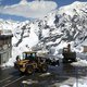 Twee weken voor Giro-passage is het sneeuwruimen op mythische Stelvio