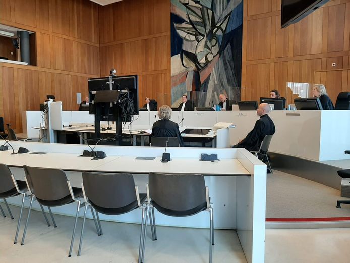 In het Paleis van Justitie in Anhem zijn 10 zittingszalen corona-proof gemaakt.