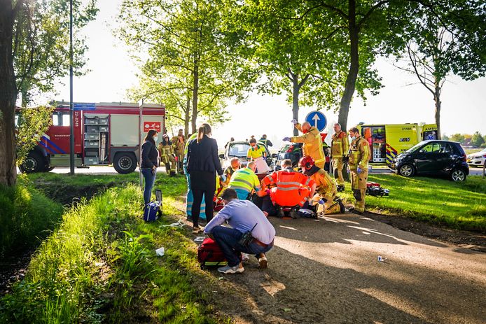Een bestuurder raakte ernstig gewond bij de botsing in Nuenen