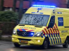 Vrouw (18) uit Zaandam meerdere keren gestoken in auto in Muiden