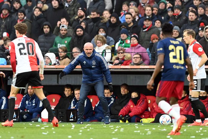 Alfred Schreuder na 'goede teamprestatie': 'Misschien ben enige die ziet dat we zijn' | Feyenoord-Ajax | AD.nl