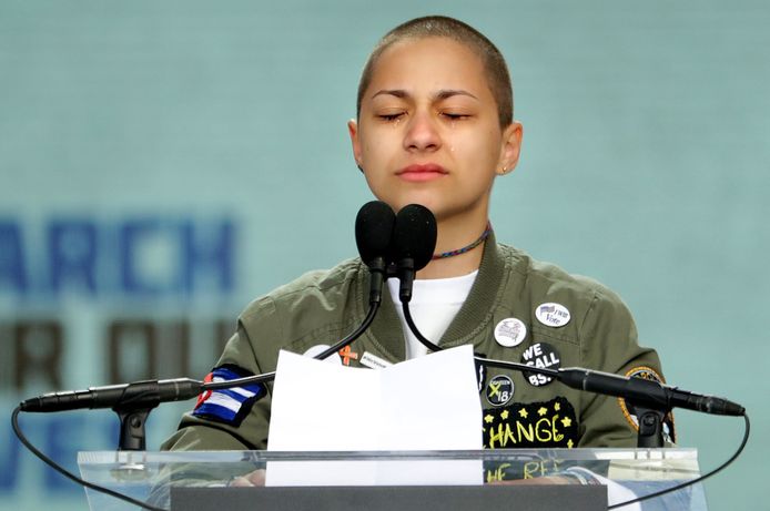 Emma Gonzalez, overlevende van de Parkland-schietpartij, in tranen tijdens de March for our Lives in maart 2018.