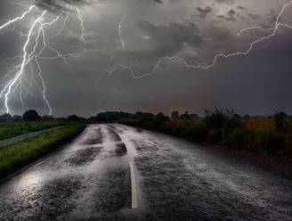 Zo weet jij wanneer het onweer bij jou losbarst: deze 5 apps waarschuwen je voor bliksem, regen en hagel