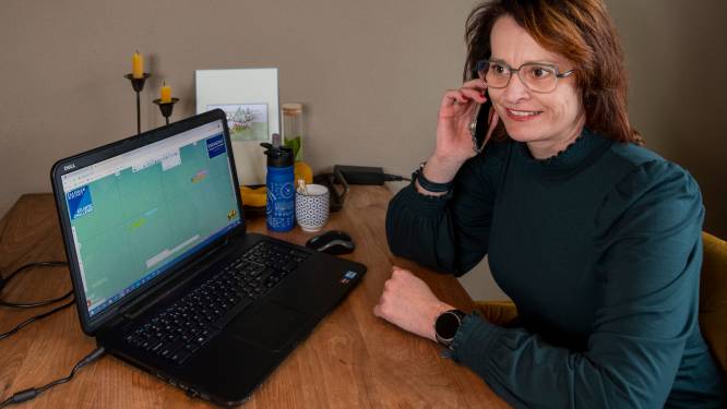 Apeldoornse Petra wijst Deventer oceaanroeisters de juiste koers over de Atlantische Oceaan