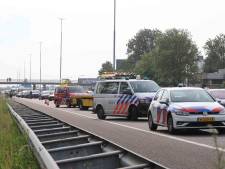 Voetganger gewond door aanrijding op A59 bij Waalwijk, dader rijdt door