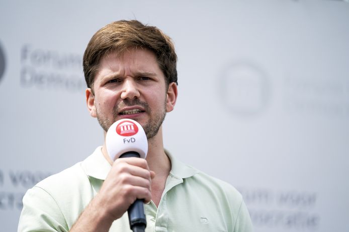Tweede Kamerlid Gideon van Meijeren bij een toespraak.