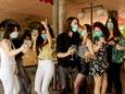 Il faudra provisoirement porter le masque pour faire la fête... même pour danser