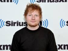 Ed Sheeran heeft al bijna tien jaar geen telefoon meer: ‘Verloor de interactie met het echte leven’